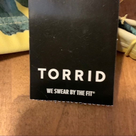 torrid Vixen Tankini Top NWT, Size 0R (See size chart), Yellow Floral. - Picture 6 of 8